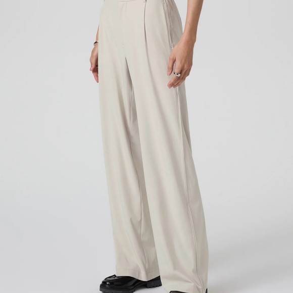 Vuori Villa Trouser-Short - Picture 4 of 5